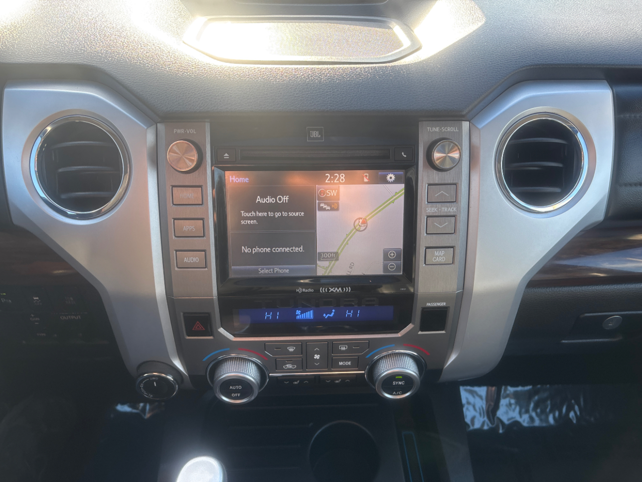 Toyota Tundra Limited 5.7L CrewMax 4WD 2016