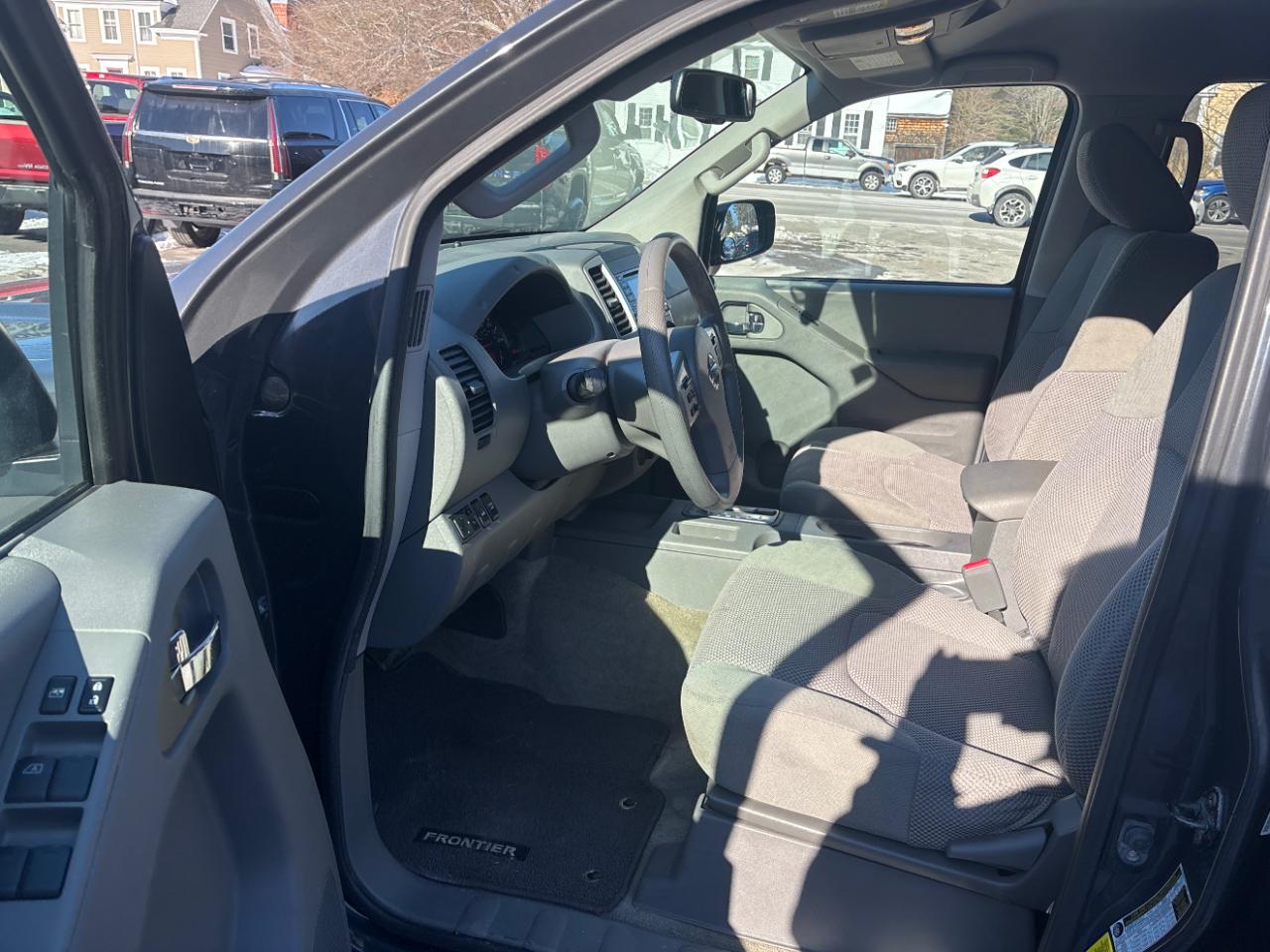 Nissan Frontier SL Crew Cab LWB 5AT 4WD 2015