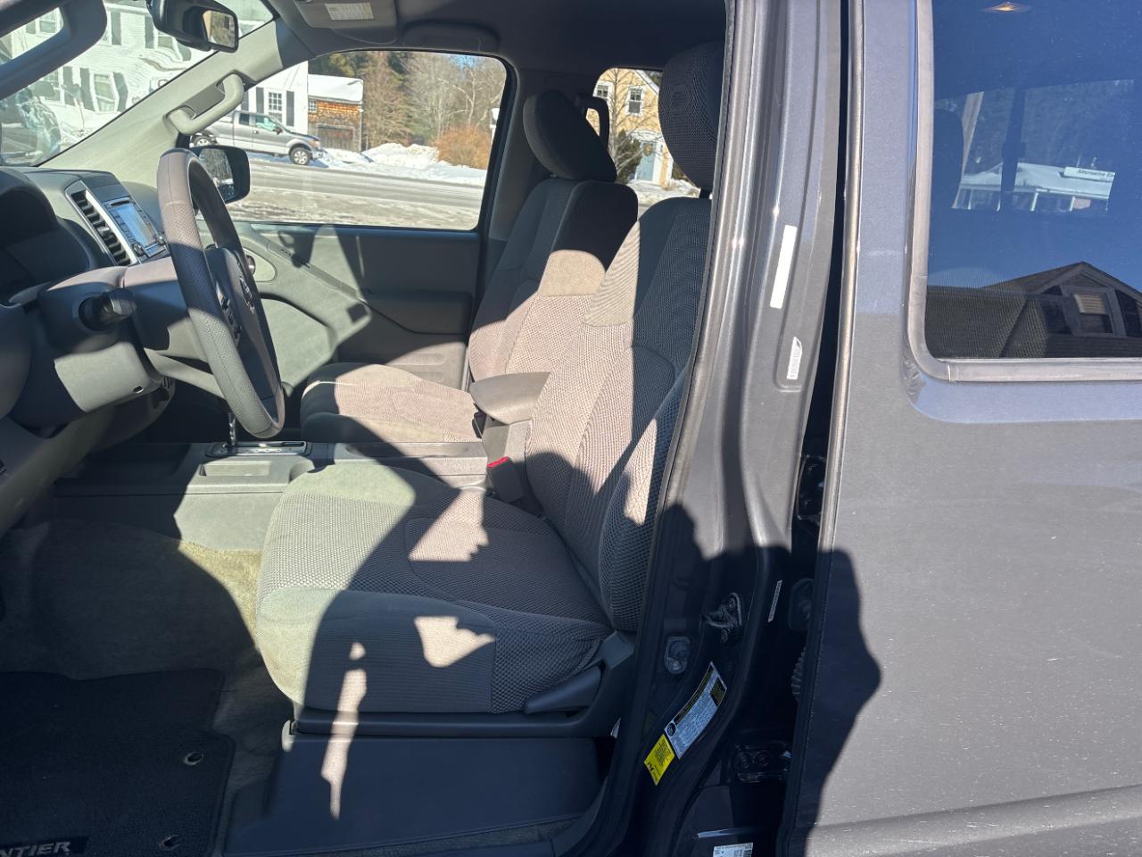 Nissan Frontier SL Crew Cab LWB 5AT 4WD 2015