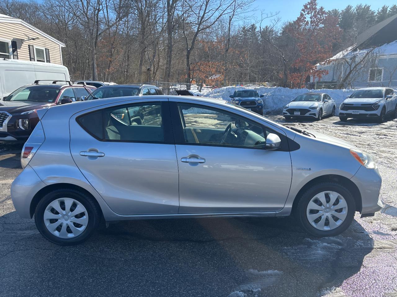 Toyota Prius c One 2012