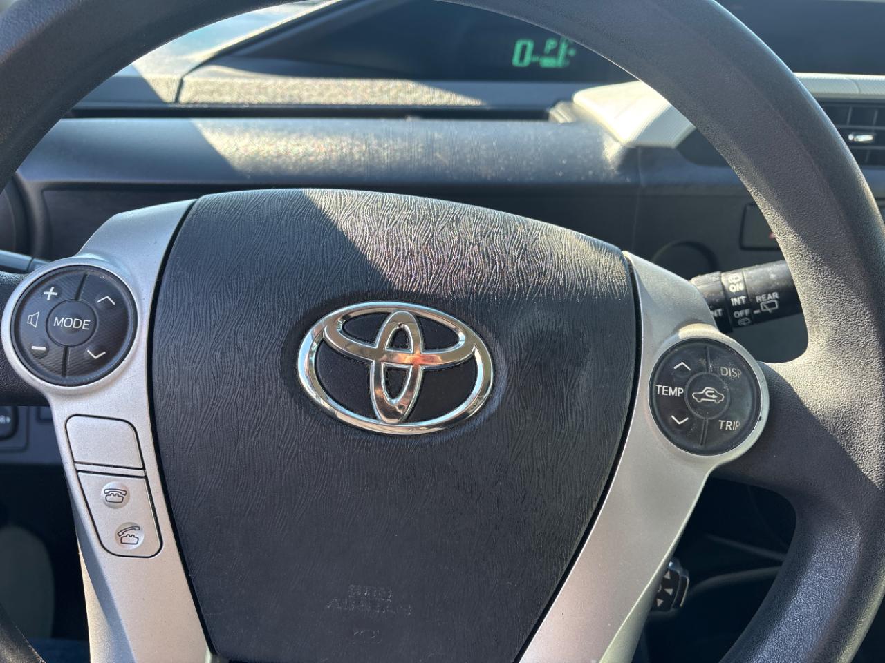 Toyota Prius c One 2012