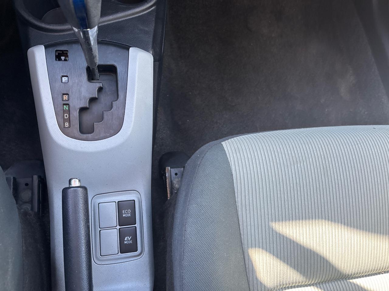 Toyota Prius c One 2012