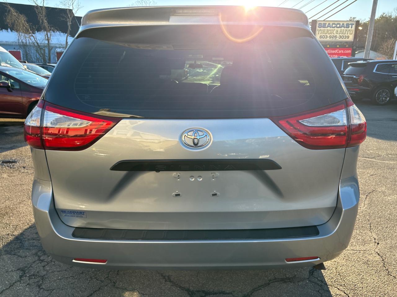 Toyota Sienna L FWD 7-Passenger V6 2015