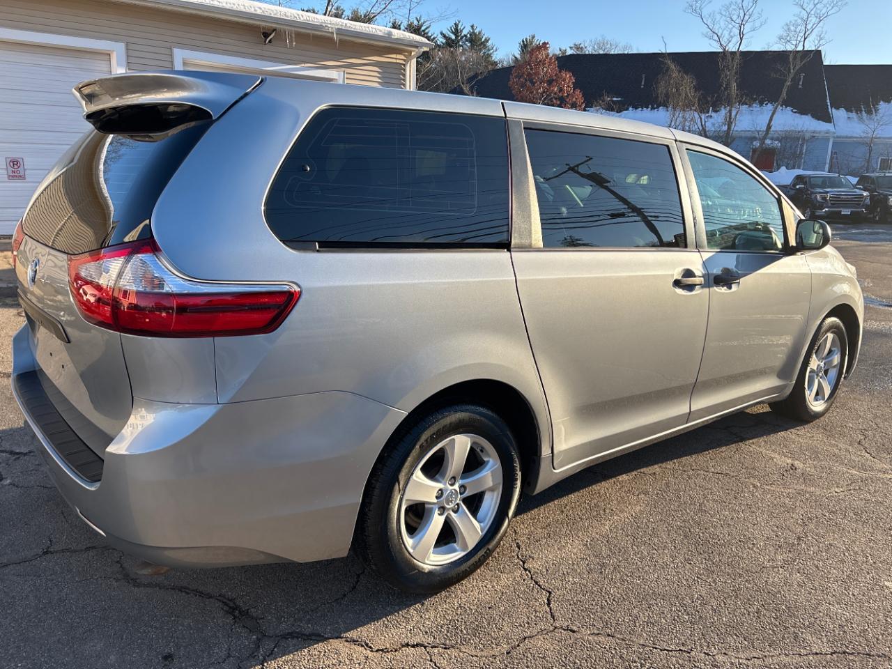 Toyota Sienna L FWD 7-Passenger V6 2015