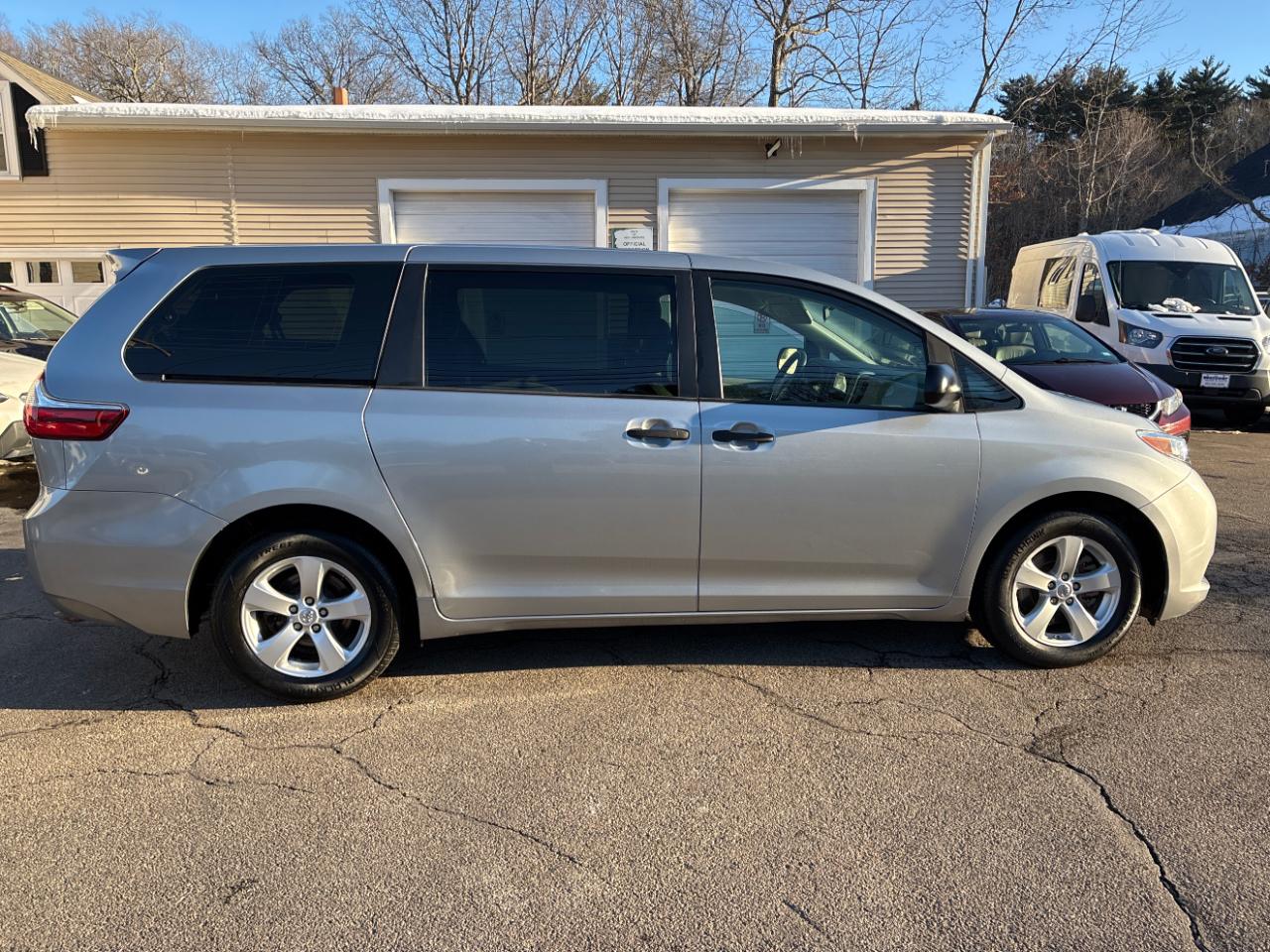 Toyota Sienna L FWD 7-Passenger V6 2015