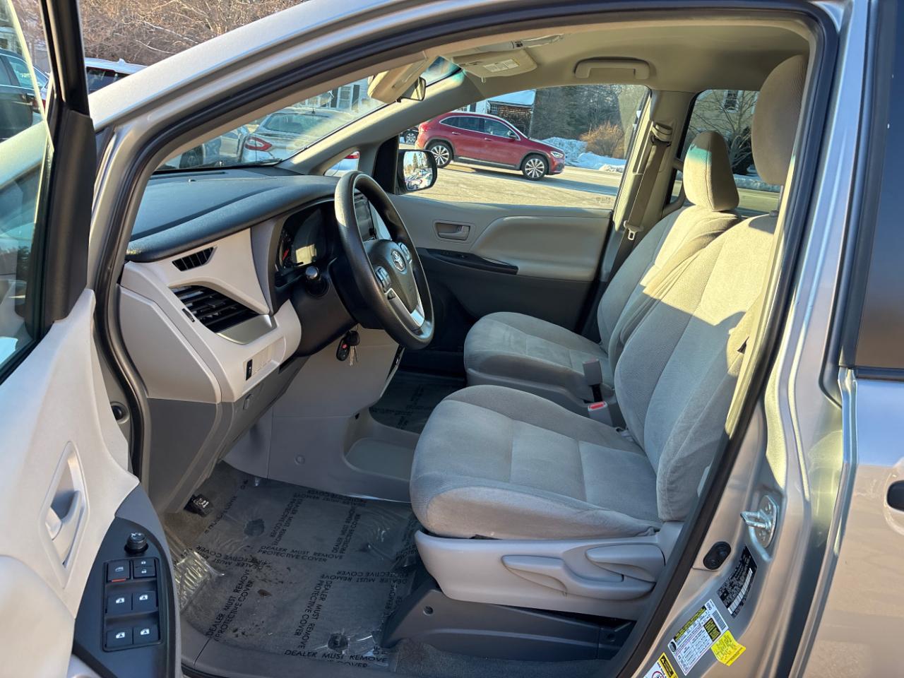 Toyota Sienna L FWD 7-Passenger V6 2015