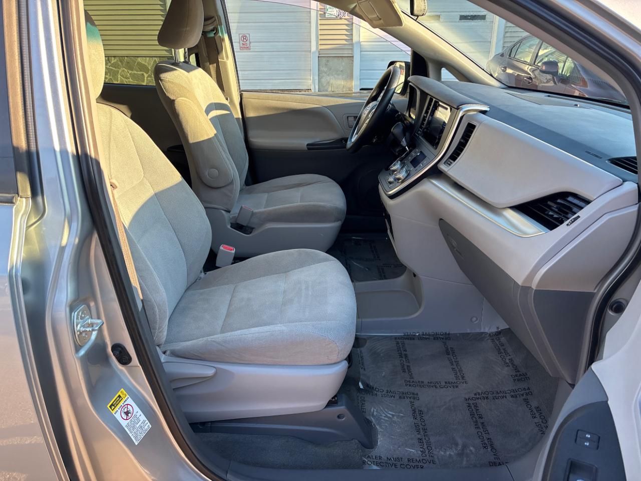 Toyota Sienna L FWD 7-Passenger V6 2015