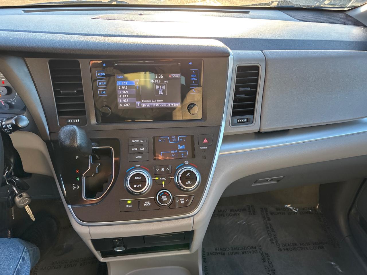 Toyota Sienna L FWD 7-Passenger V6 2015