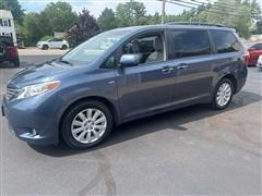 2017 Toyota Sienna 