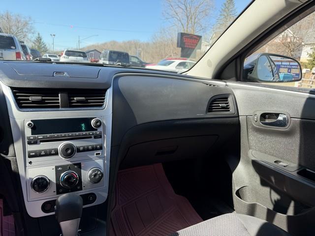 Chevrolet Malibu 1LT 2012