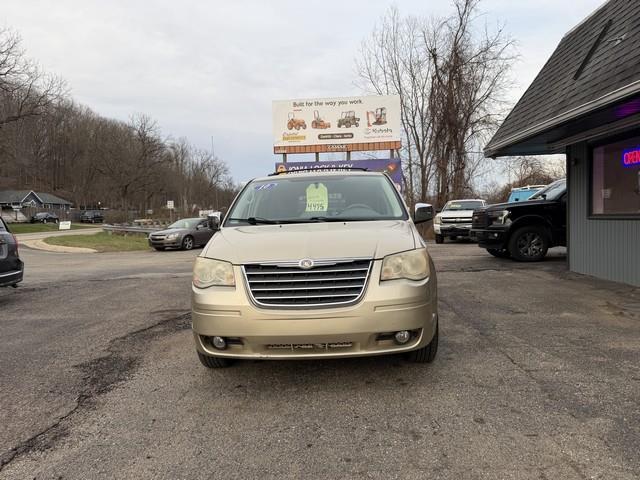 Chrysler Town & Country Touring 2010
