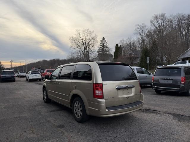Chrysler Town & Country Touring 2010