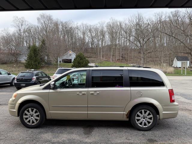 Chrysler Town & Country Touring 2010