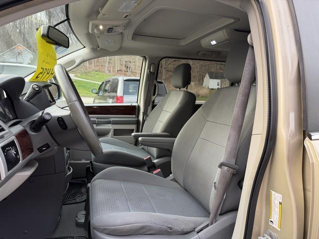 Chrysler Town & Country Touring 2010