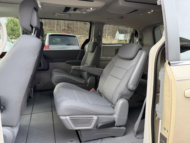 Chrysler Town & Country Touring 2010