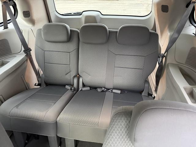 Chrysler Town & Country Touring 2010