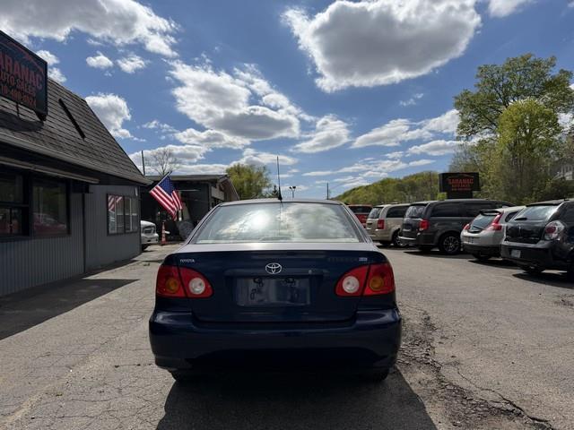 Toyota Corolla CE 2004