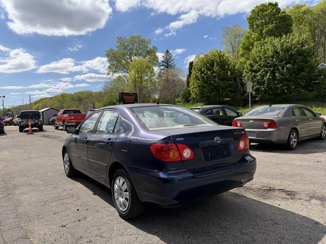 Toyota Corolla CE 2004