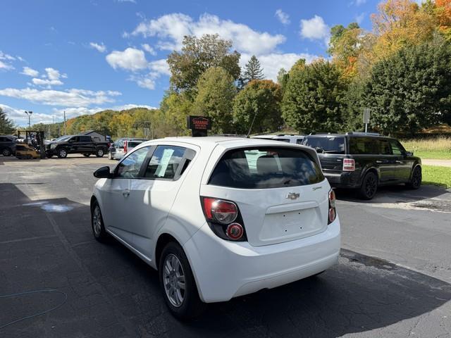 Chevrolet Sonic 2LS 5-Door 2012