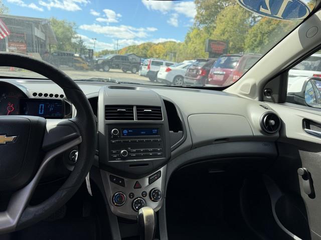 Chevrolet Sonic 2LS 5-Door 2012