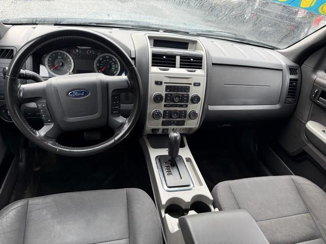 Ford Escape XLT FWD 2011