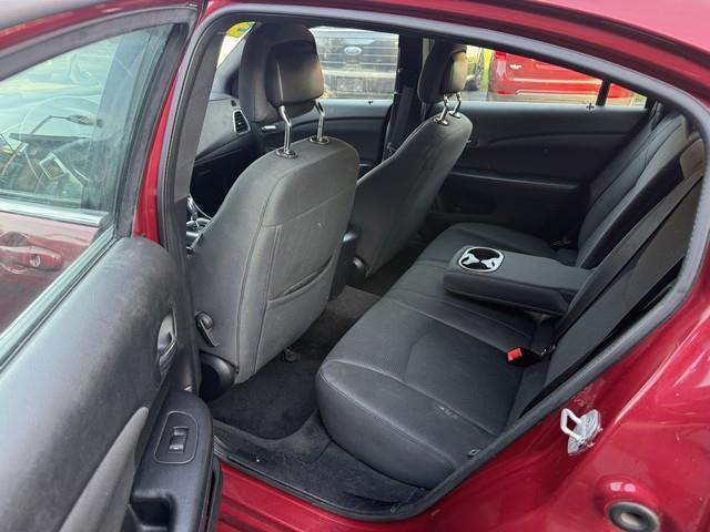 Chrysler 200 Touring 2011