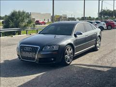 2007 Audi S8 