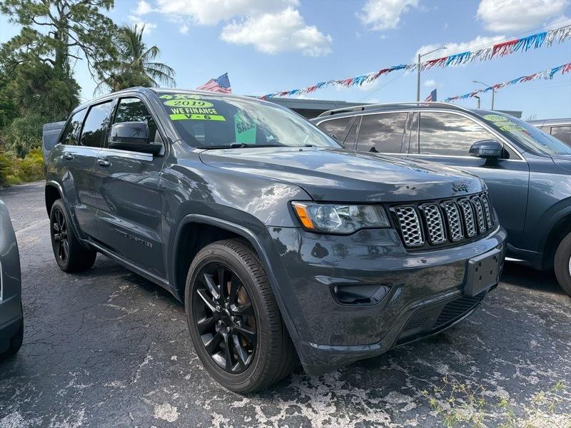 2018 Jeep Grand Cherokee Laredo 4WD