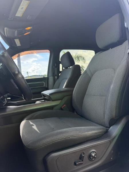 RAM 1500 Big Horn Crew Cab SWB 4WD 2020