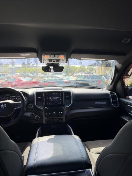RAM 1500 Big Horn Crew Cab SWB 4WD 2020