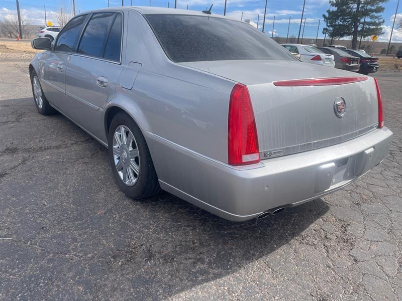 Cadillac DTS 4dr Sdn w/1SD 2006