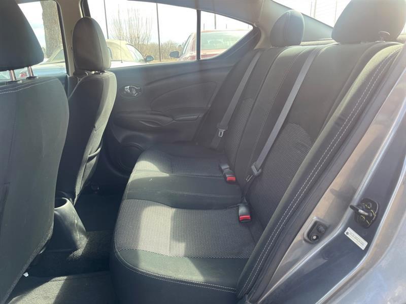 Nissan Versa Sedan SV CVT 2019