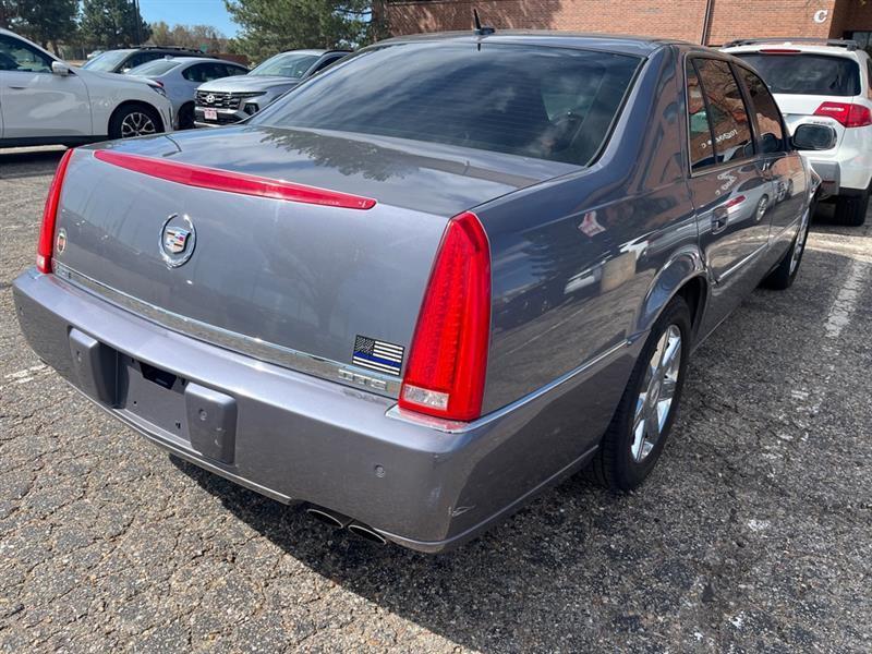 Cadillac DTS 4dr Sdn Luxury I 2007
