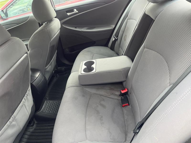 Hyundai Sonata 4dr Sdn 2.4L Auto GLS 2013