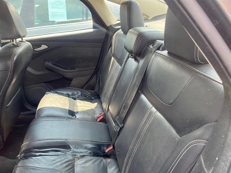 Ford Focus 4dr Sdn Titanium 2014