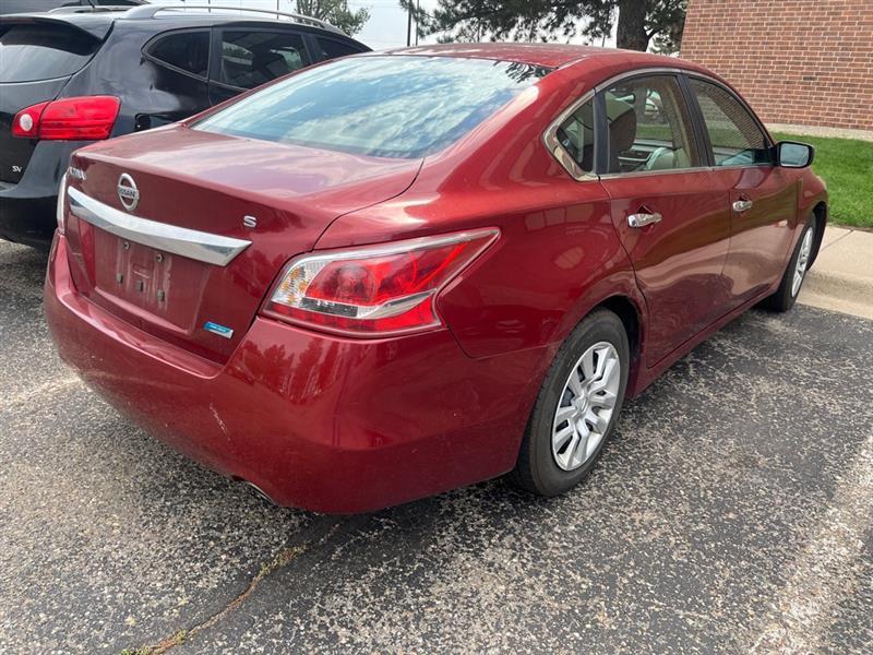 Nissan Altima 4dr Sdn I4 2.5 S 2013