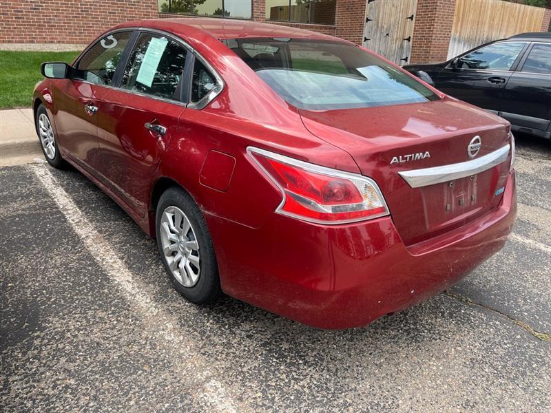 Nissan Altima 4dr Sdn I4 2.5 S 2013