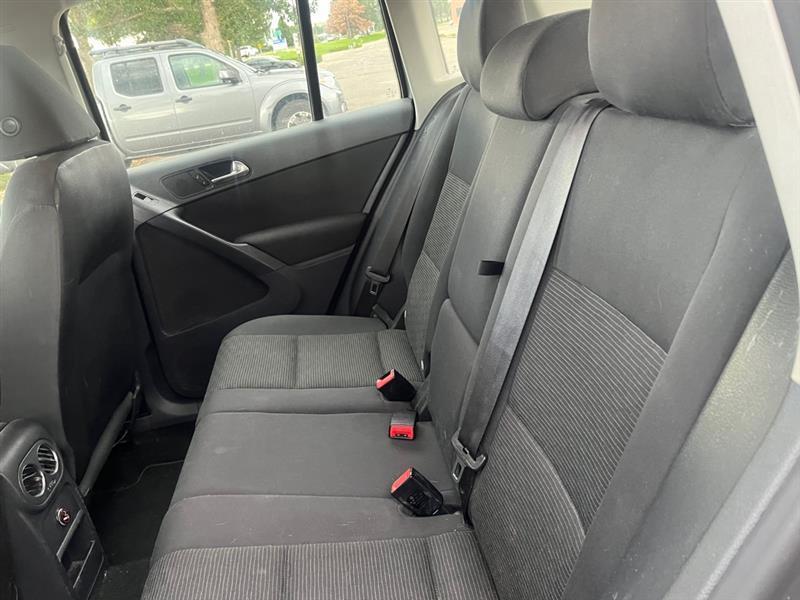 Volkswagen Tiguan 4WD 4dr Auto SEL w/Premium Nav & Dynaudio 2012
