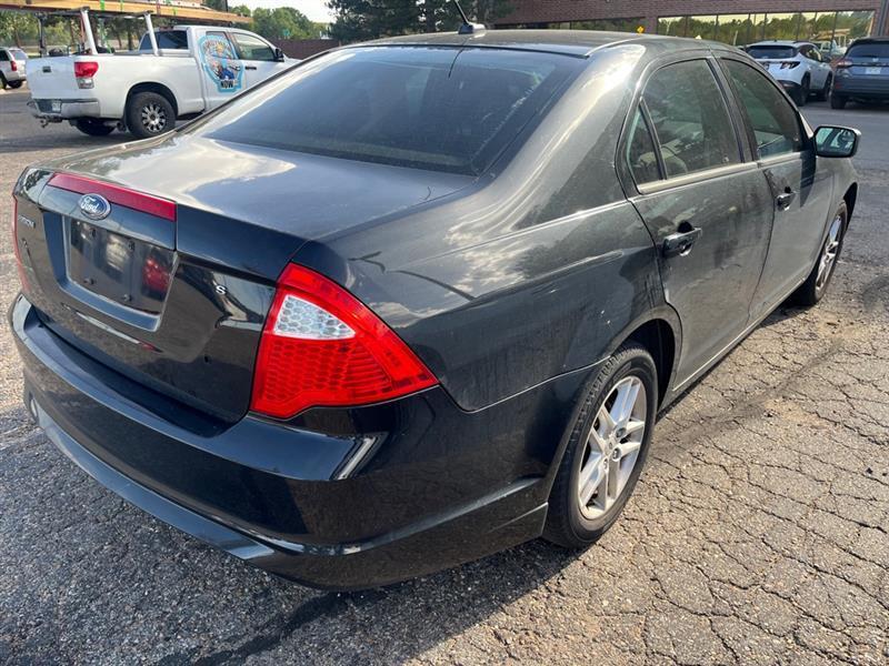 Ford Fusion 4dr Sdn S FWD 2011