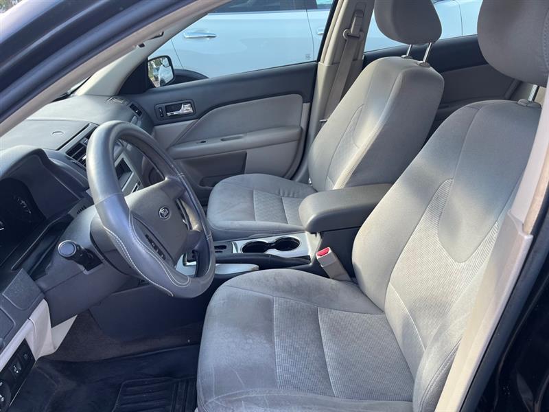 Ford Fusion 4dr Sdn S FWD 2011