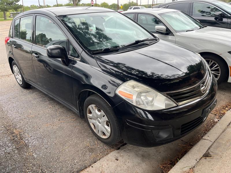 Nissan Versa 5dr HB I4 Manual 1.8 S 2011
