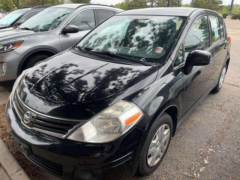 Nissan Versa 5dr HB I4 Manual 1.8 S 2011