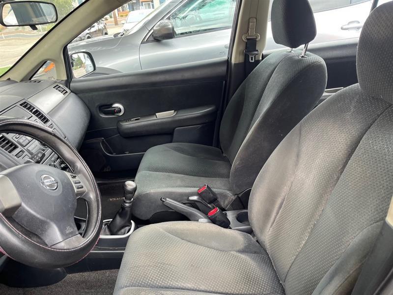 Nissan Versa 5dr HB I4 Manual 1.8 S 2011