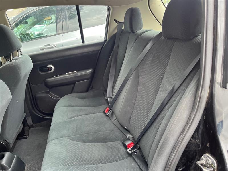 Nissan Versa 5dr HB I4 Manual 1.8 S 2011