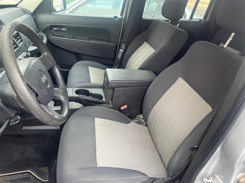 Jeep Liberty 4WD 4dr Sport 2010