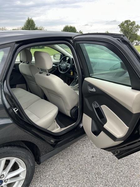 Ford Focus SE Hatch 2015