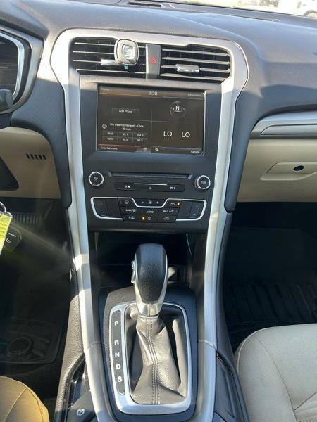 Ford Fusion SE 2016