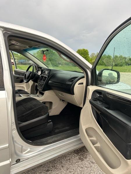 Dodge Grand Caravan SXT 2012