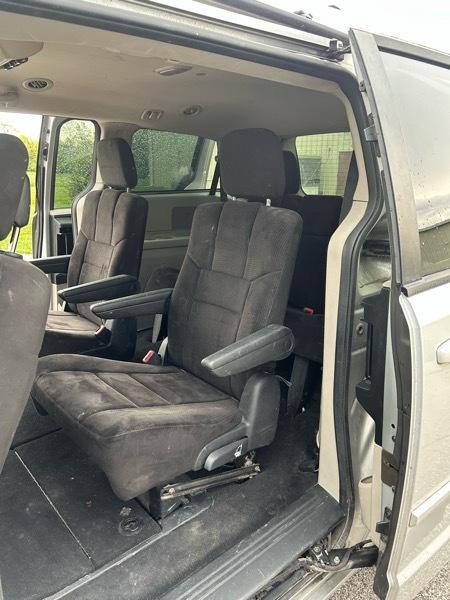 Dodge Grand Caravan SXT 2012