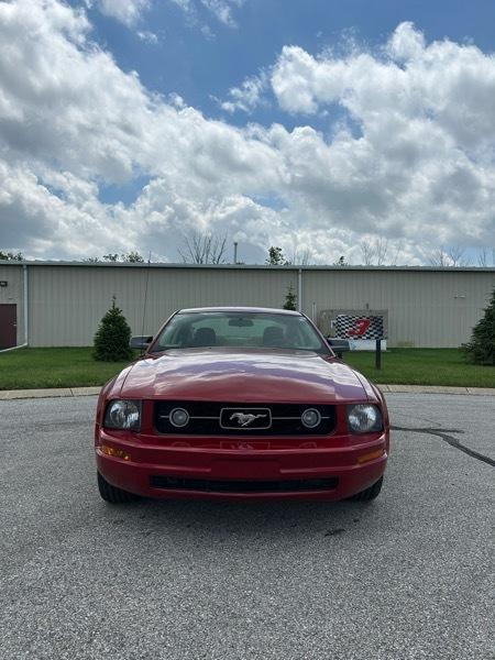 Ford Mustang V6 Deluxe Coupe 2008